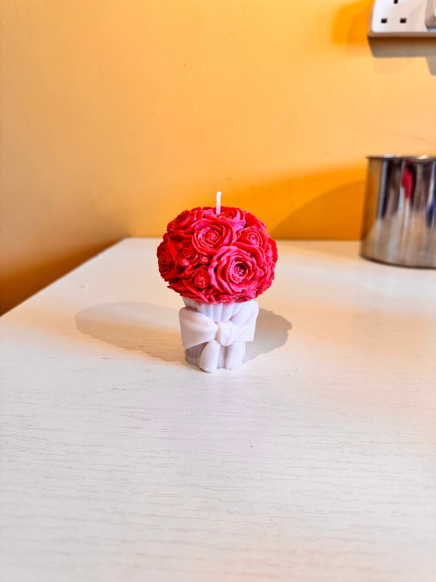 Bouquet with Knot Candle